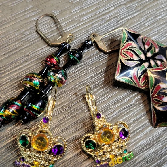 Vintage to Now Earrings Lot in Black Velvet Box 19 Pairs Costume Jewelry Bundle - Picture 7 of 15